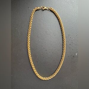 Elegant Gold Chain Necklace